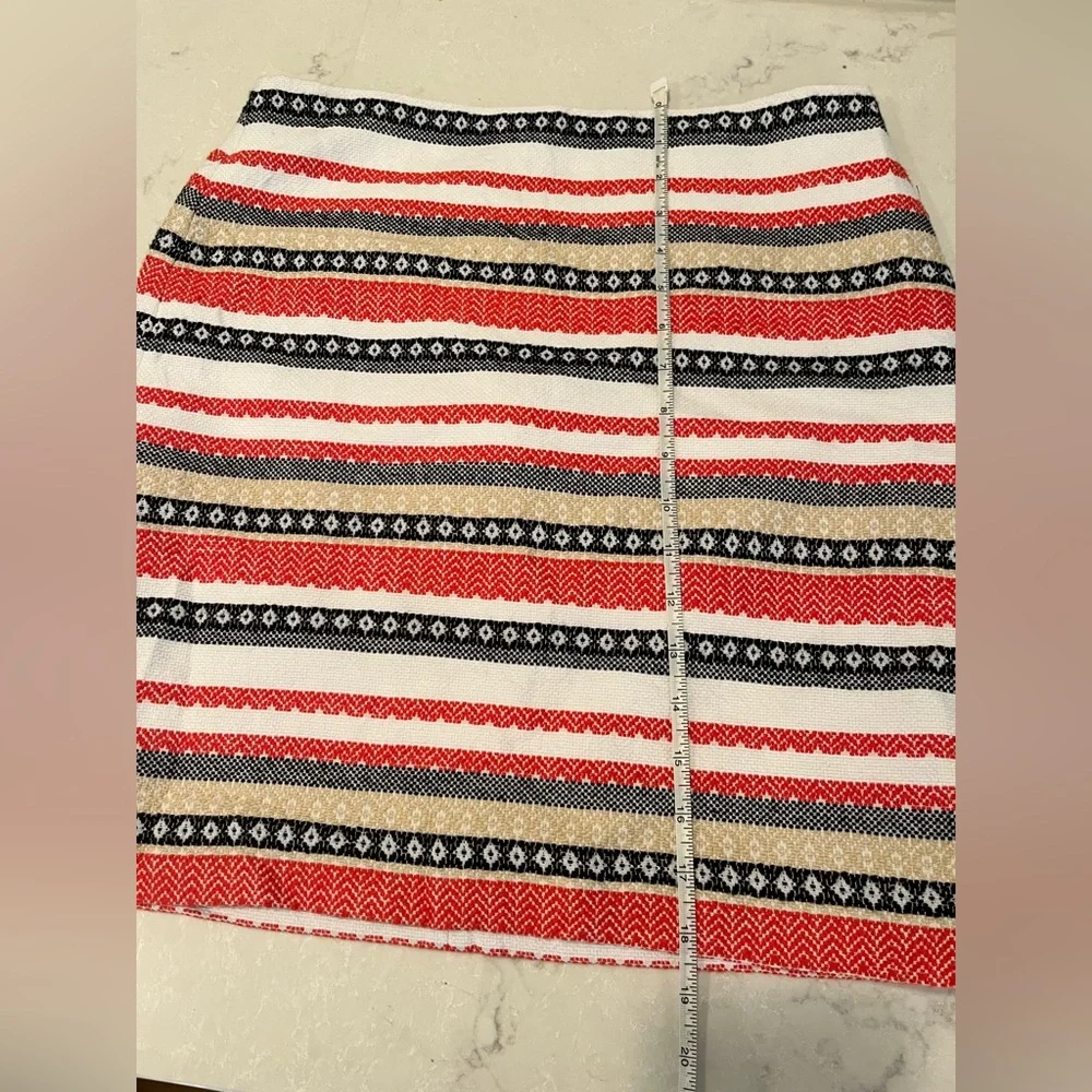 LOFT White and Red Mini Pencil Skirt Resort Wear - Picture 2 of 4